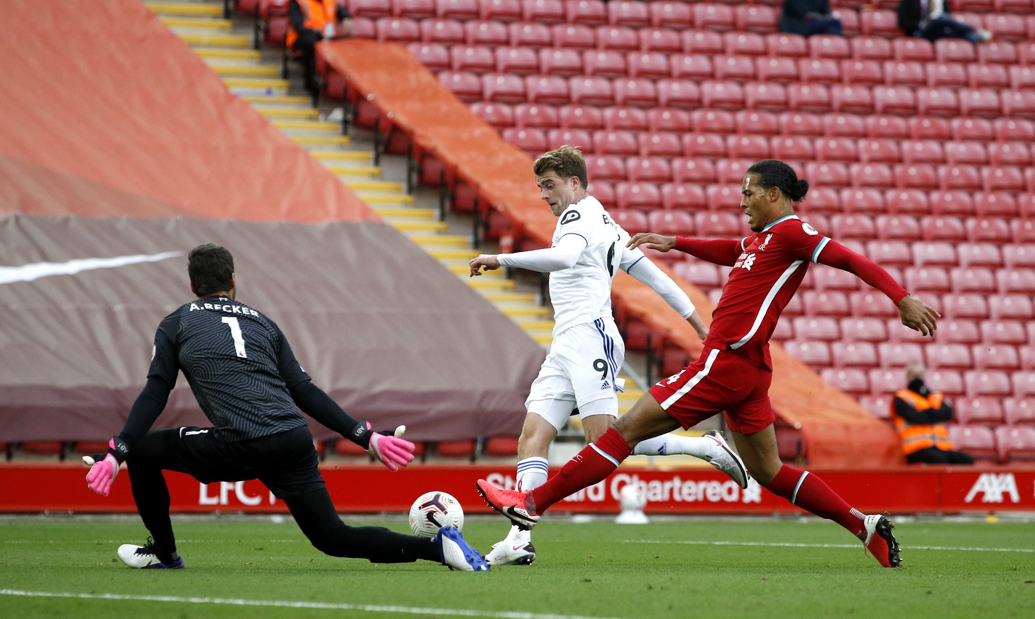 防守的锋线 防守的锋线